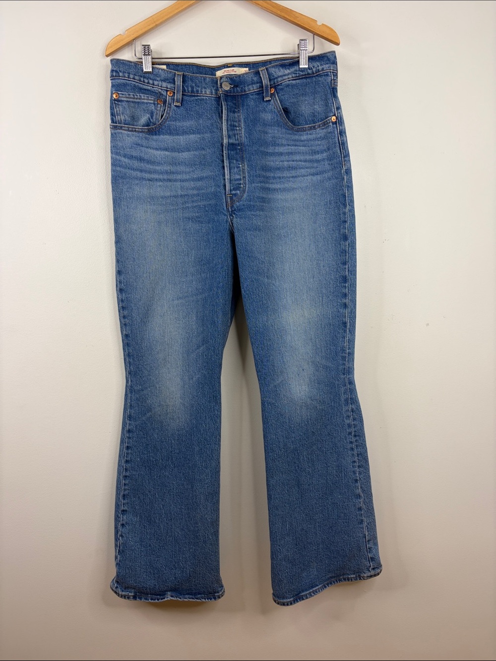 Levi's Ribcage Flare Jeans Womens 32 x 30 Light Blue High Waist Wide Leg Stretch